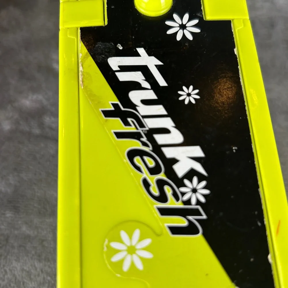 Disney Pixar Cars Trunk Fresh Hauler 34 Diecast Semi Truck Trailer Lime Green